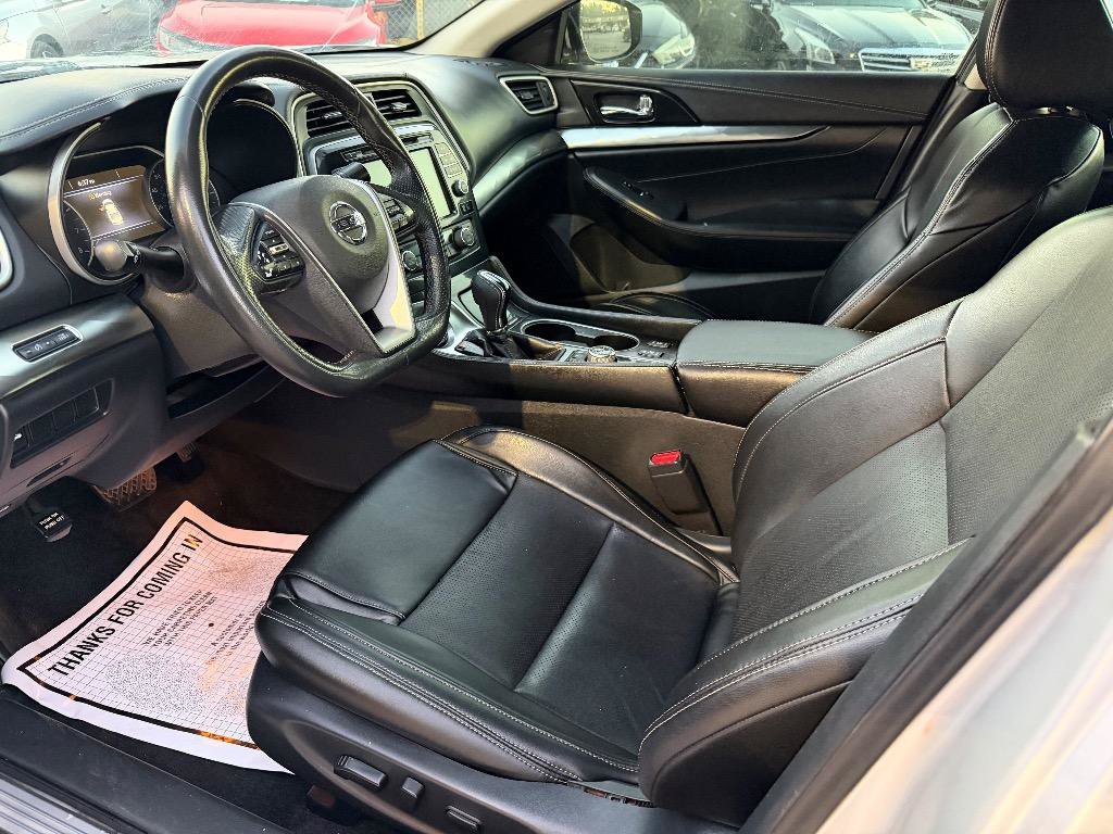 Used 2019 Nissan Maxima 3.5 SV w/ Floor Mat Group FWD image 9