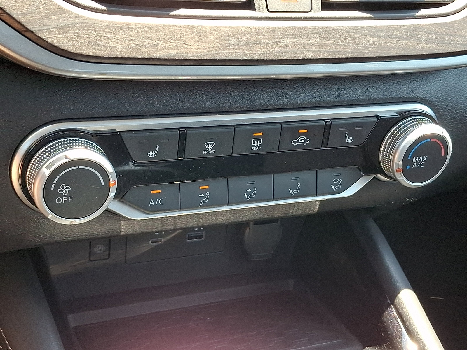 Certified 2024 Nissan Altima 2.5 SV w/ SV Premium Package FWD image 17