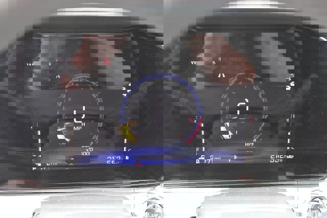 Used 2025 Chevrolet Trax LT image 9