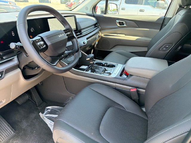New 2027 Kia Carnival EX FWD image 15