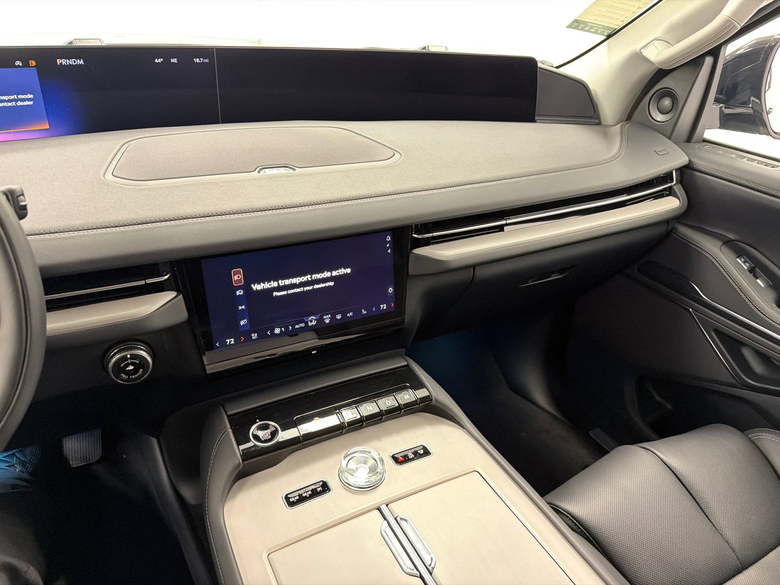 New 2026 Lincoln Navigator L Premier AWD/4WD image 30