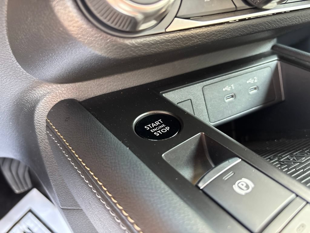 Used 2025 Nissan Kicks SV w/ SV Premium Package AWD/4WD image 27