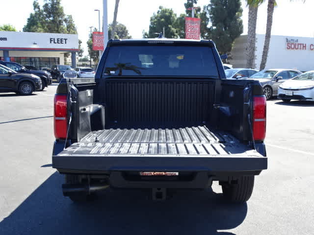 Certified 2025 Toyota Tacoma SR5 AWD/4WD image 15