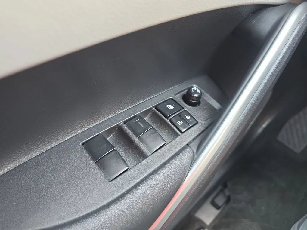 Used 2024 Toyota Corolla Cross L FWD image 22