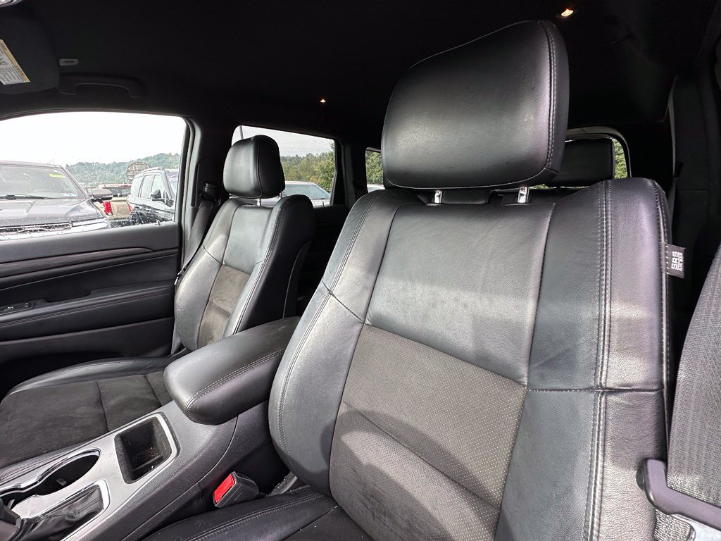 Used 2021 Jeep Grand Cherokee Laredo X AWD/4WD image 17