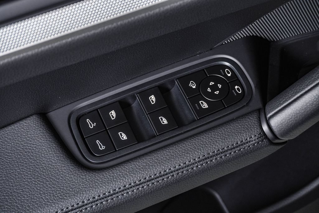 New 2026 Porsche Cayenne AWD/4WD image 26
