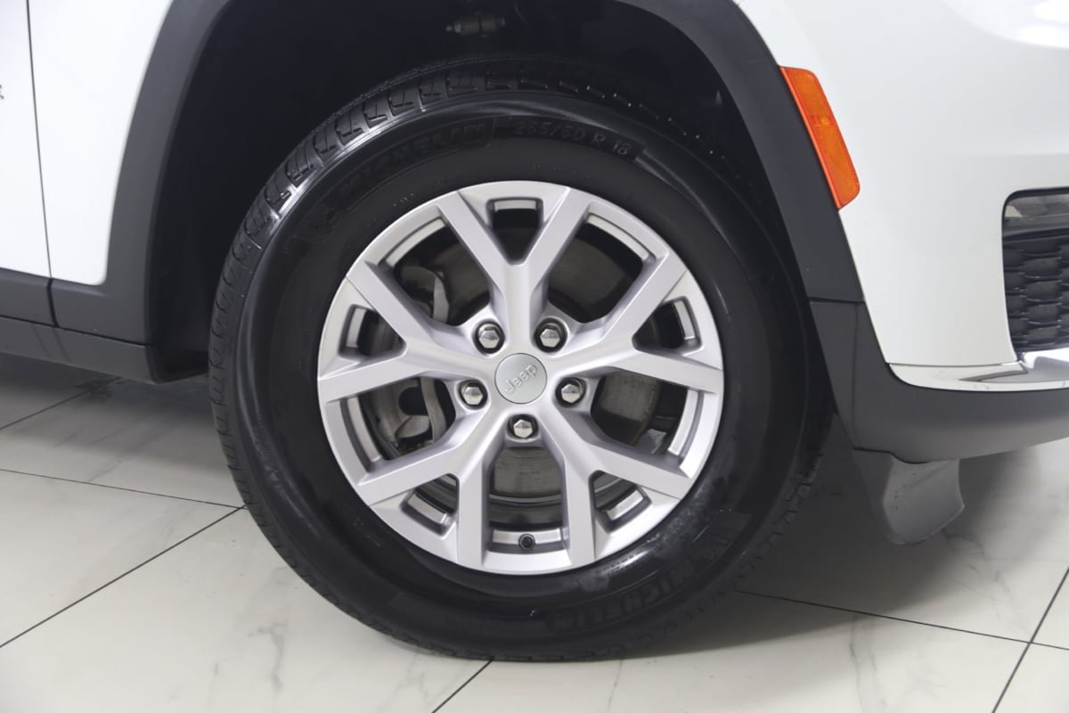 Used 2022 Jeep Grand Cherokee L Limited AWD/4WD image 19