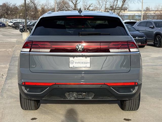 Certified 2025 Volkswagen Atlas Cross Sport SE image 3