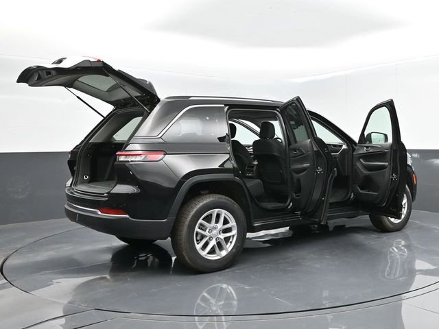Used 2024 Jeep Grand Cherokee Laredo X image 61