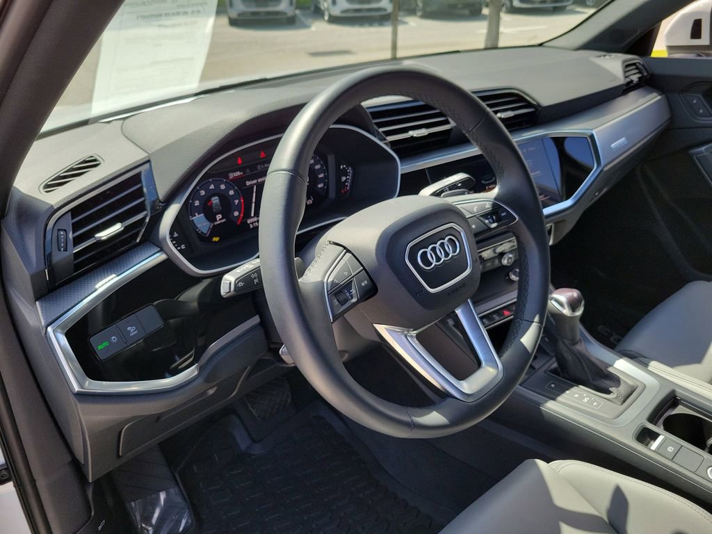 Certified 2025 Audi Q3 2.0T Premium w/ Convenience Package image 7