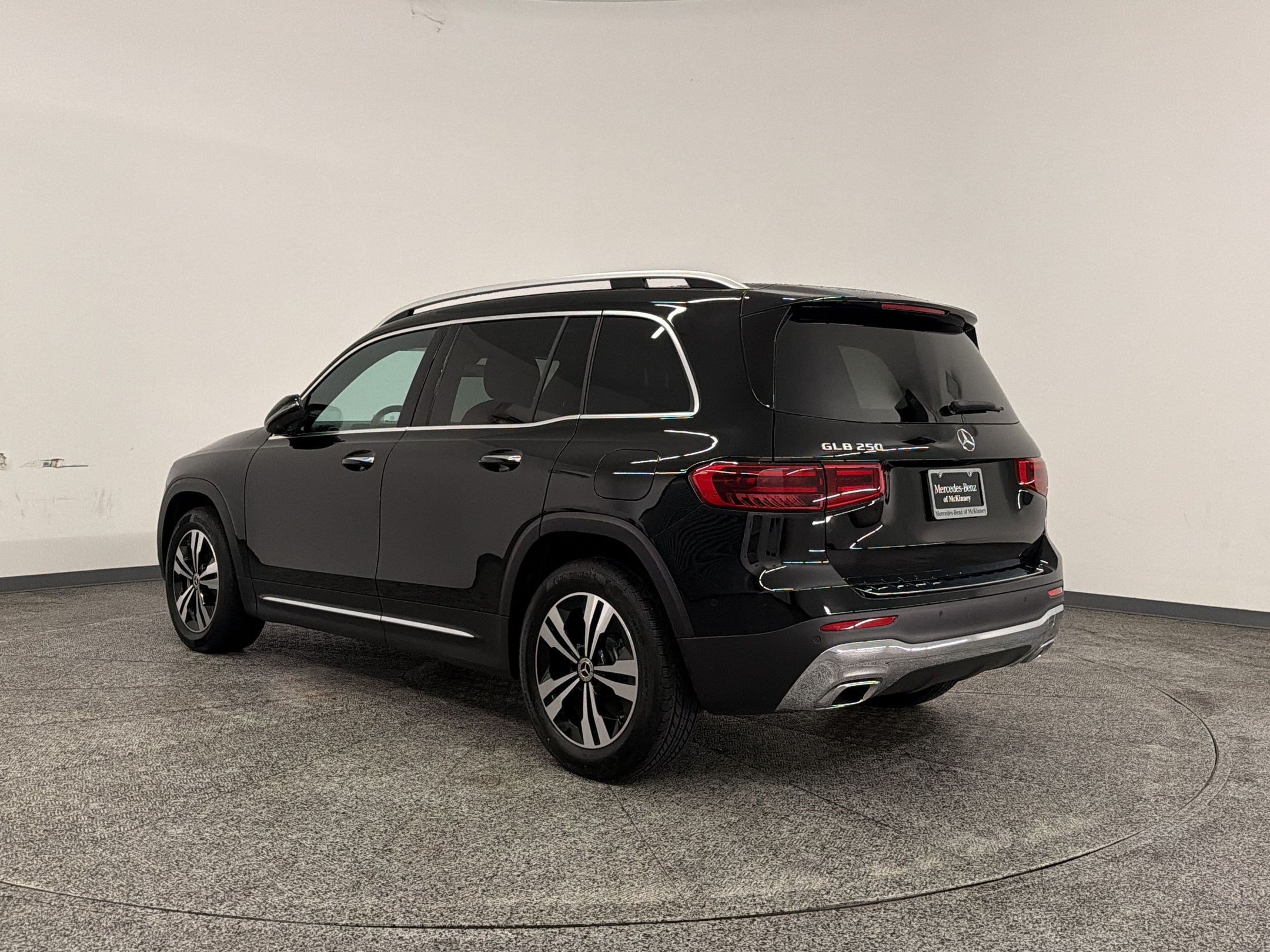 Certified 2026 Mercedes-Benz GLB 250 image 3