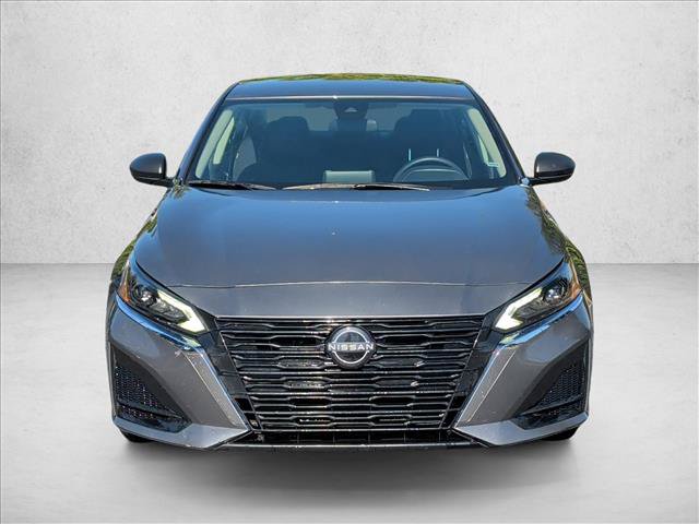 Used 2025 Nissan Altima 2.5 SV FWD image 2