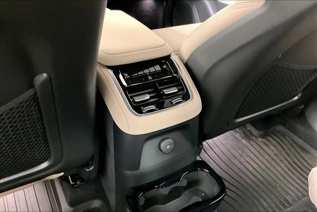 Used 2026 Volvo XC90 T8 Ultra w/ Protection Package AWD/4WD image 8