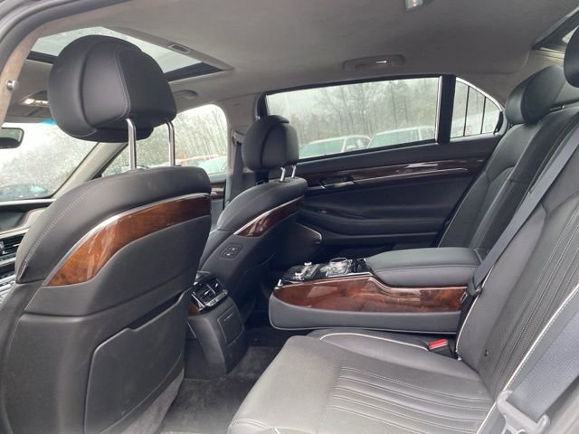 Used 2019 Genesis G90 3.3T Premium image 11