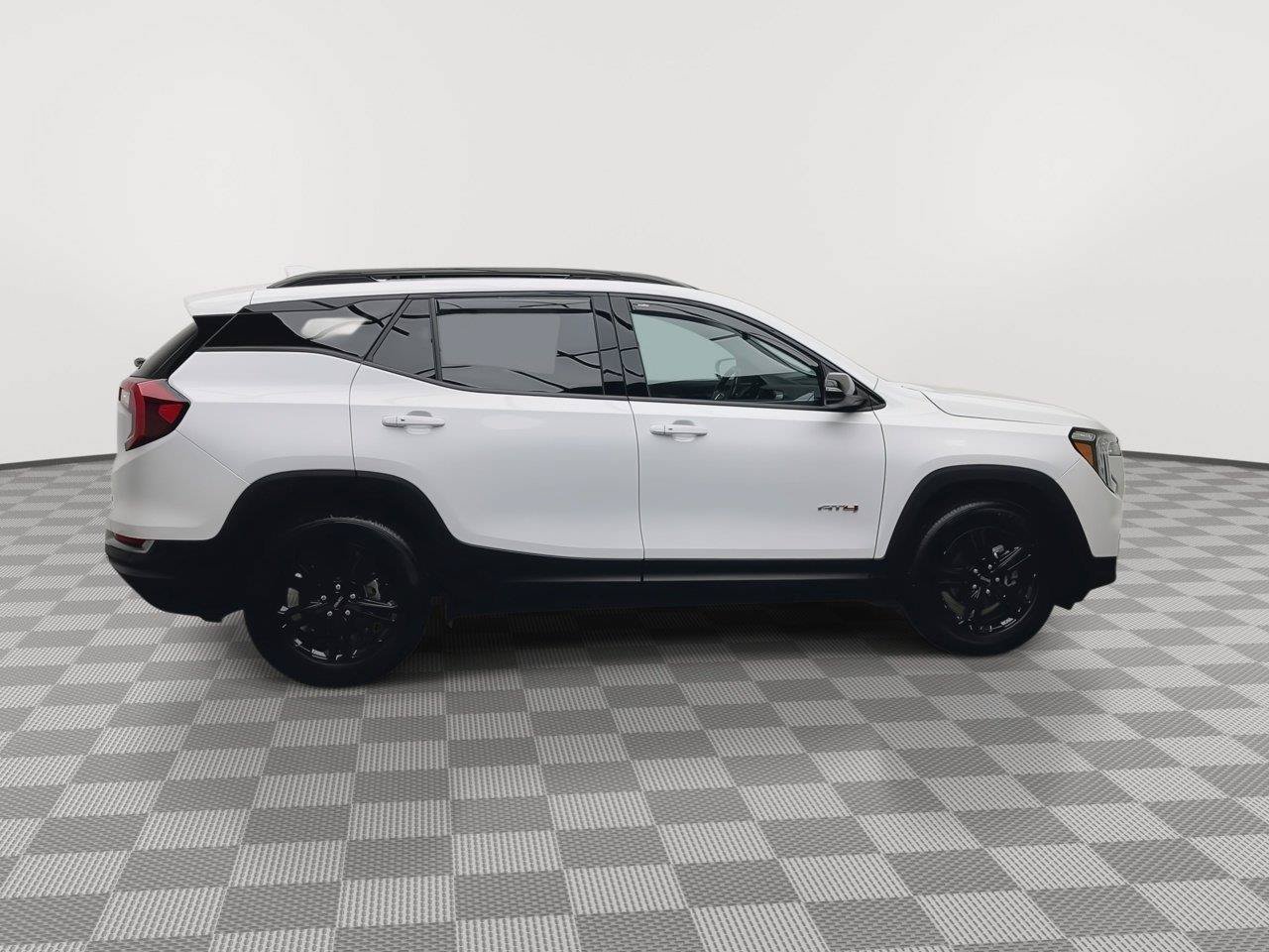 Used 2022 GMC Terrain AT4 w/ LPO, Floor Liner Package AWD/4WD image 42