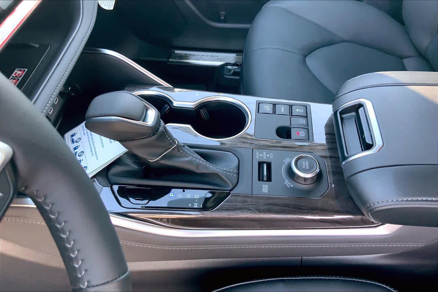 New 2026 Toyota Highlander Limited AWD/4WD image 7