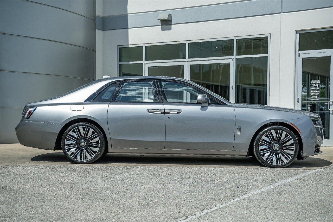 New 2025 Rolls-Royce Ghost image 7