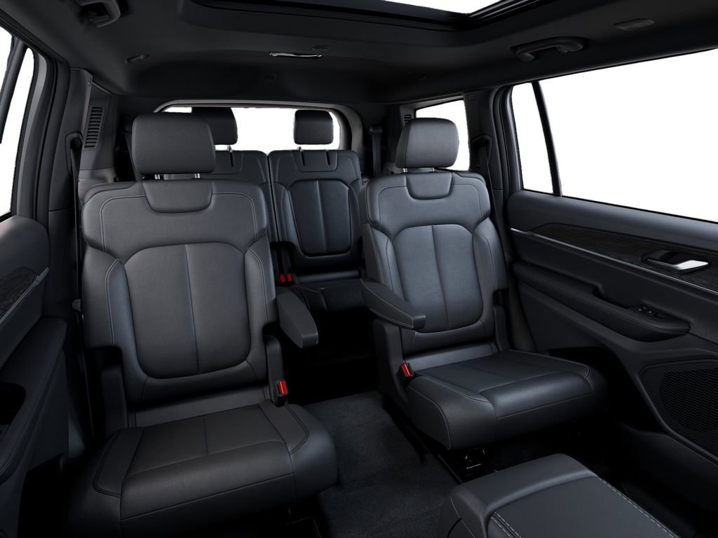 New 2025 Jeep Grand Cherokee L Limited w/ Black Appearance Package AWD/4WD image 15