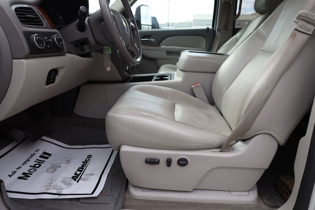 Used 2014 Chevrolet Silverado 3500 LTZ w/ LTZ Plus Package AWD/4WD image 11
