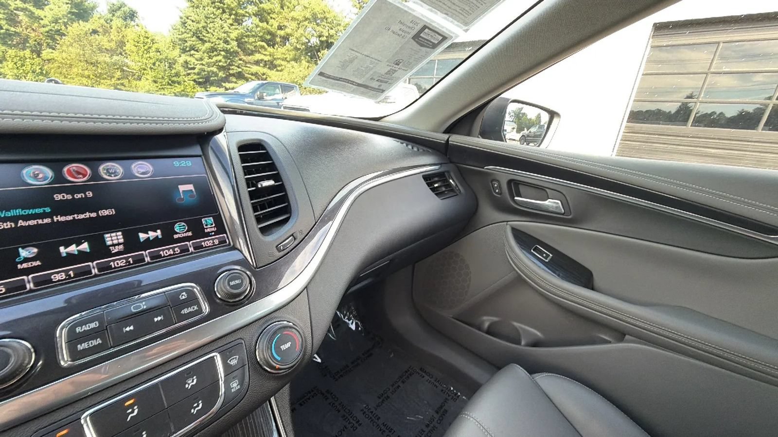 Used 2018 Chevrolet Impala LS FWD image 28