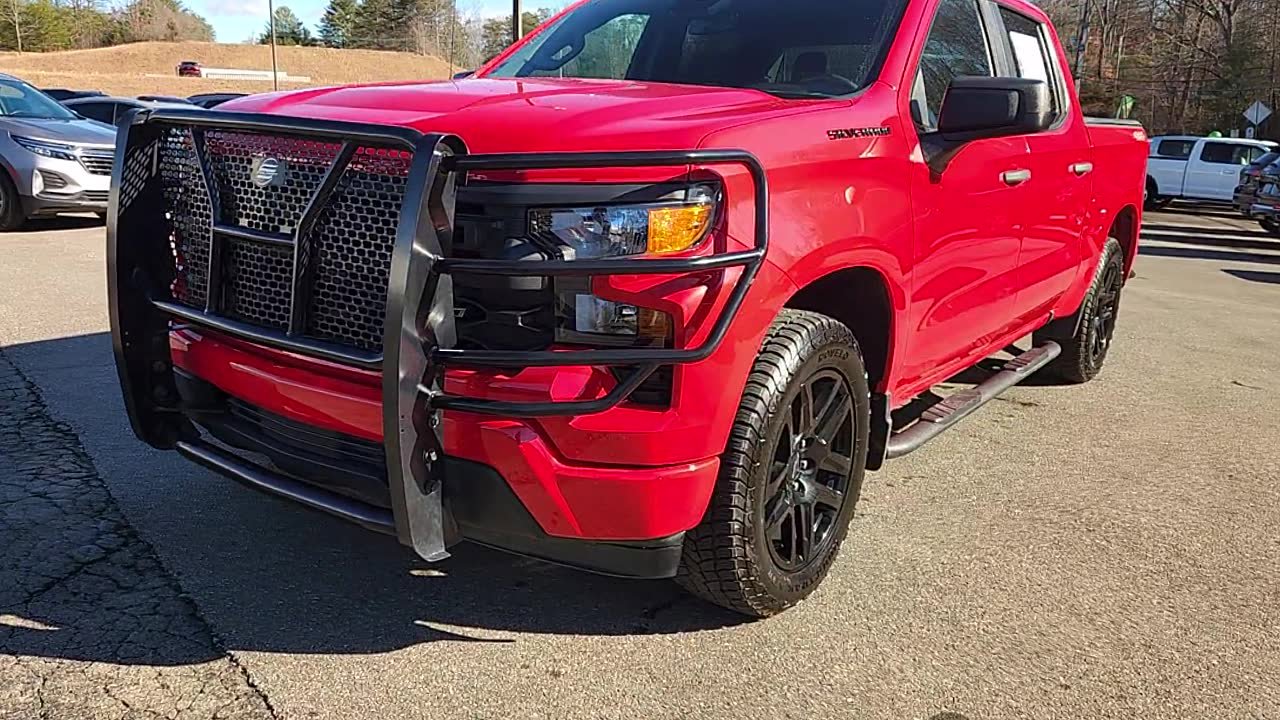 Used 2023 Chevrolet Silverado 1500 Custom w/ LPO, Dark Essentials Package image 3