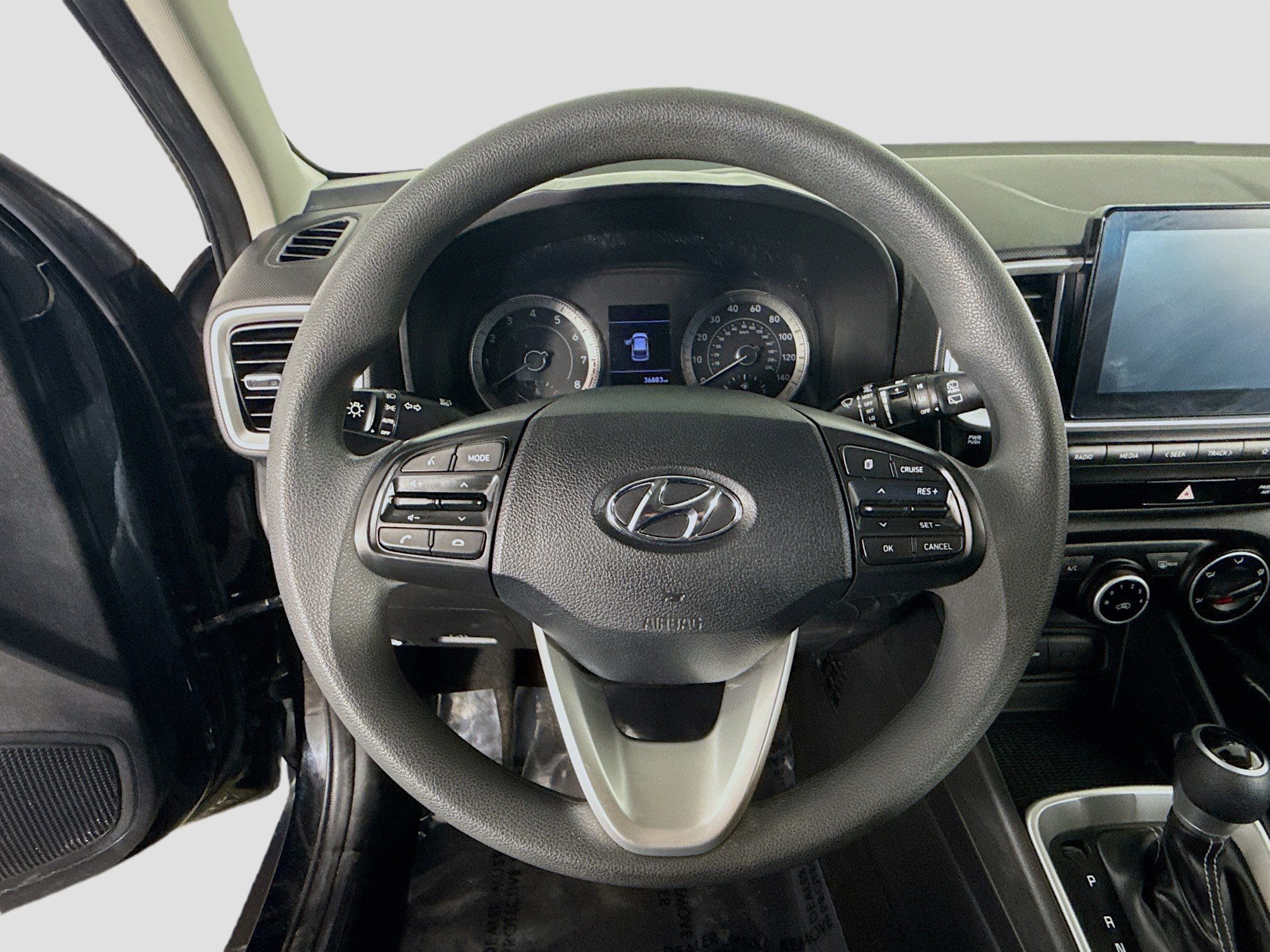 Used 2022 Hyundai Venue SE image 13