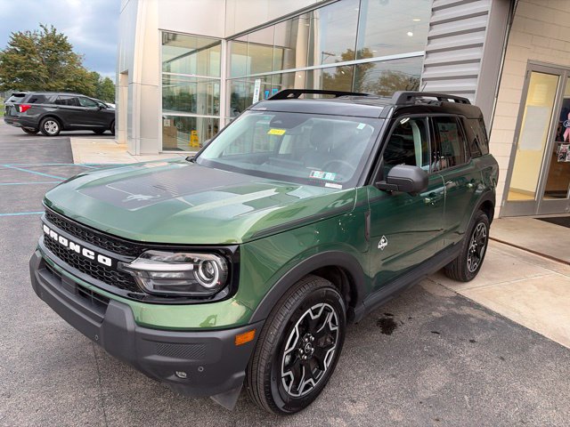 Used 2025 Ford Bronco Sport Outer Banks w/ Outer Banks Tech Package+ AWD/4WD image 2