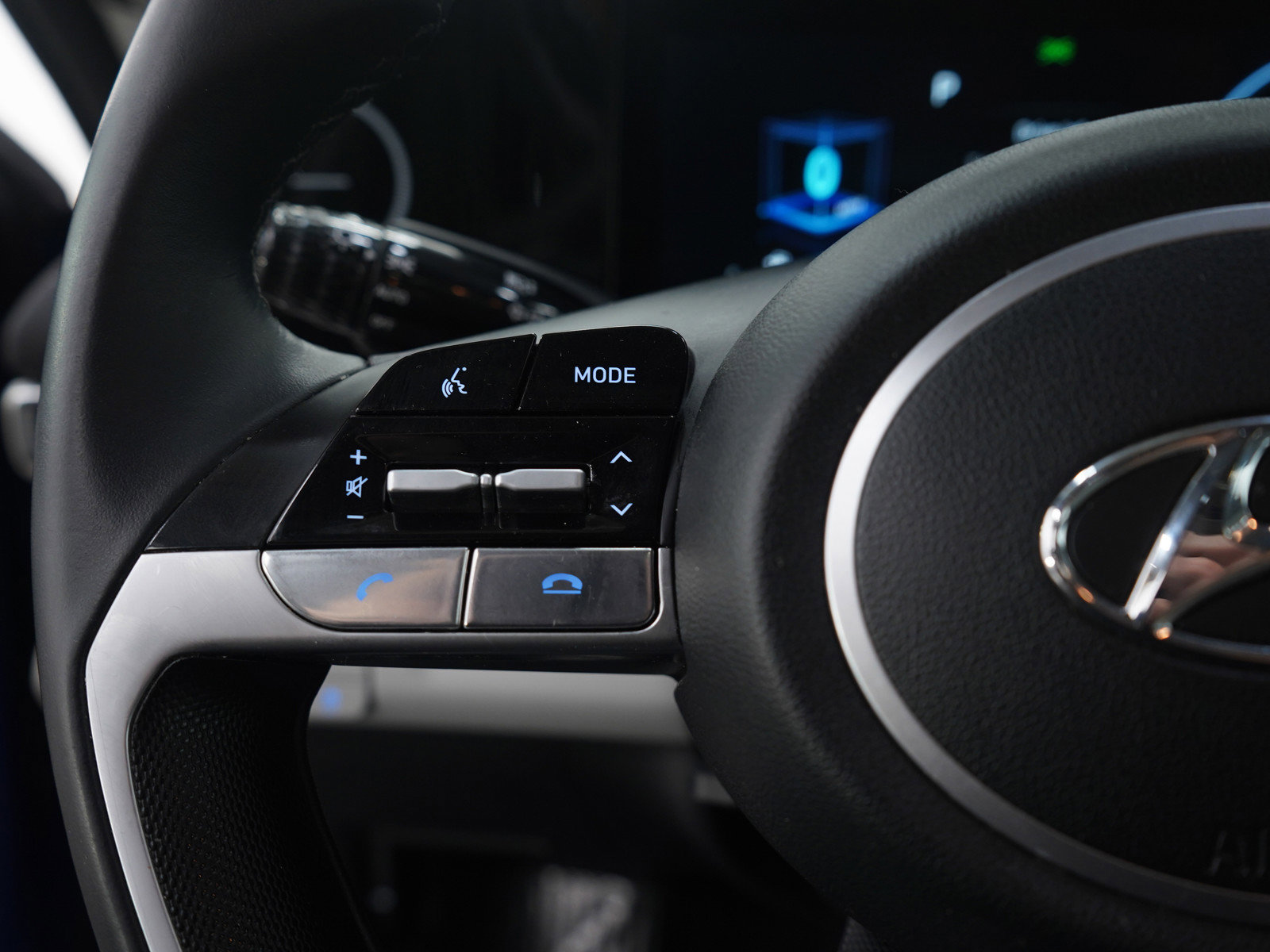 Used 2023 Hyundai Elantra Limited image 24