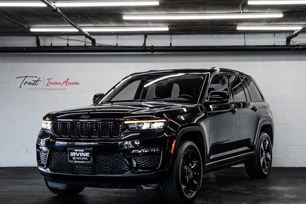 Used 2023 Jeep Grand Cherokee Limited w/ Black Appearance Package