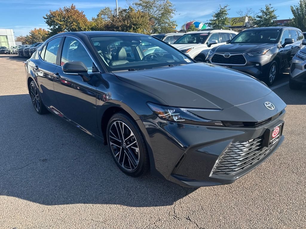 Used 2025 Toyota Camry XLE image 13