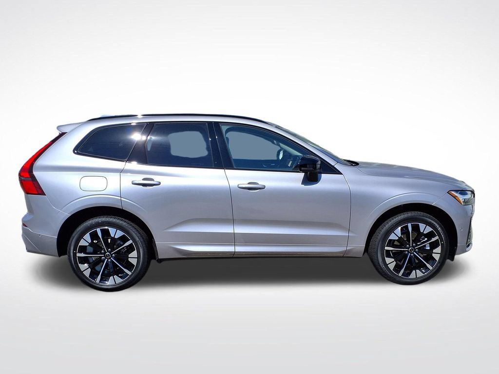 New 2026 Volvo XC60 B5 Plus w/ Protection Package Premier AWD/4WD image 9