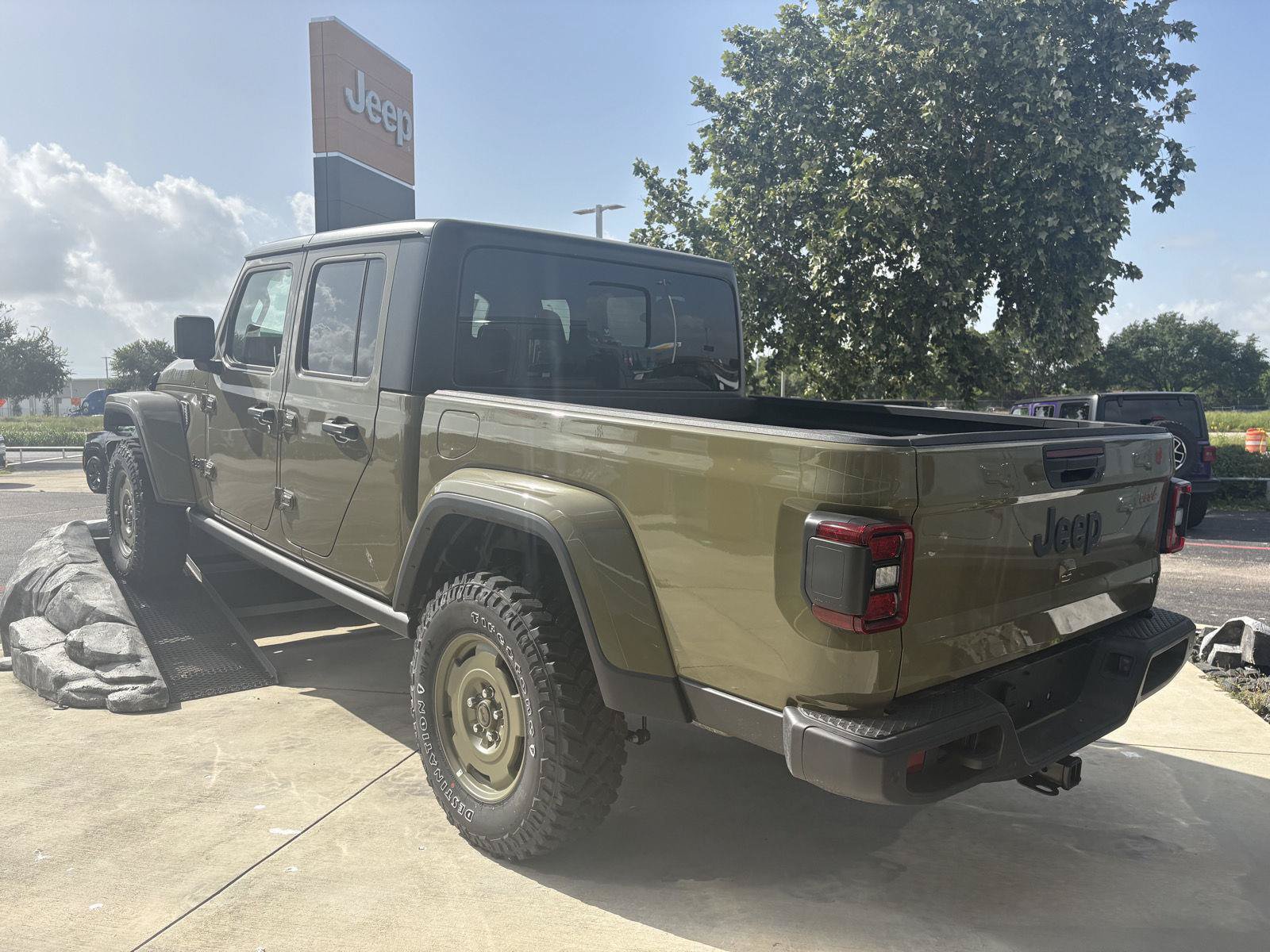 New 2026 Jeep Gladiator Willys AWD/4WD image 5
