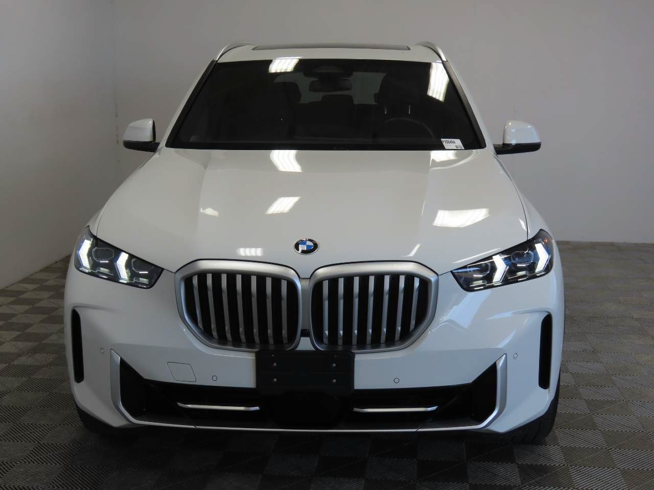 Used 2025 BMW X5 xDrive40i AWD/4WD image 2