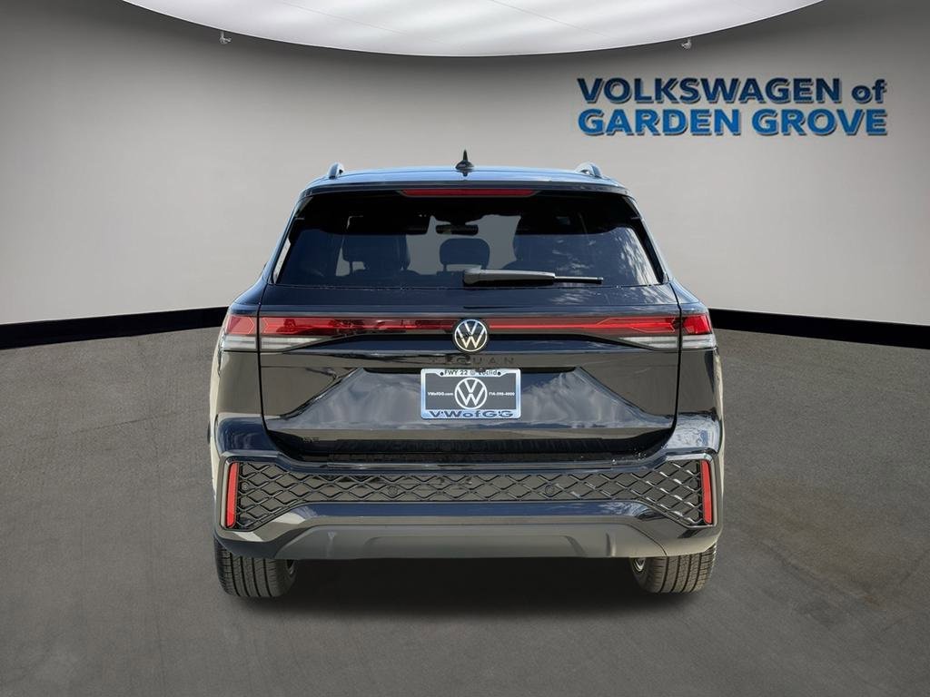 New 2026 Volkswagen Tiguan SE R-Line image 6