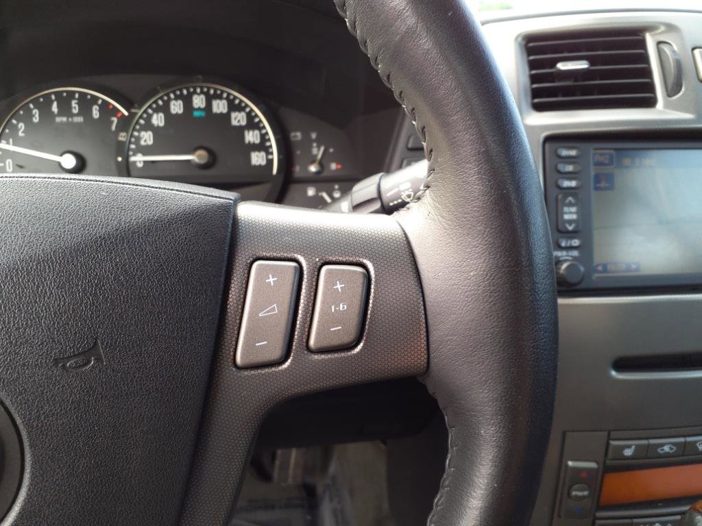 Used 2005 Cadillac XLR image 28