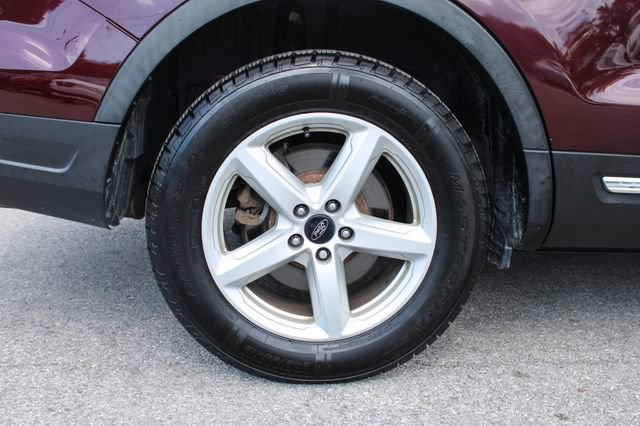 Used 2019 Ford Explorer XLT w/ Equipment Group 202A FWD image 35