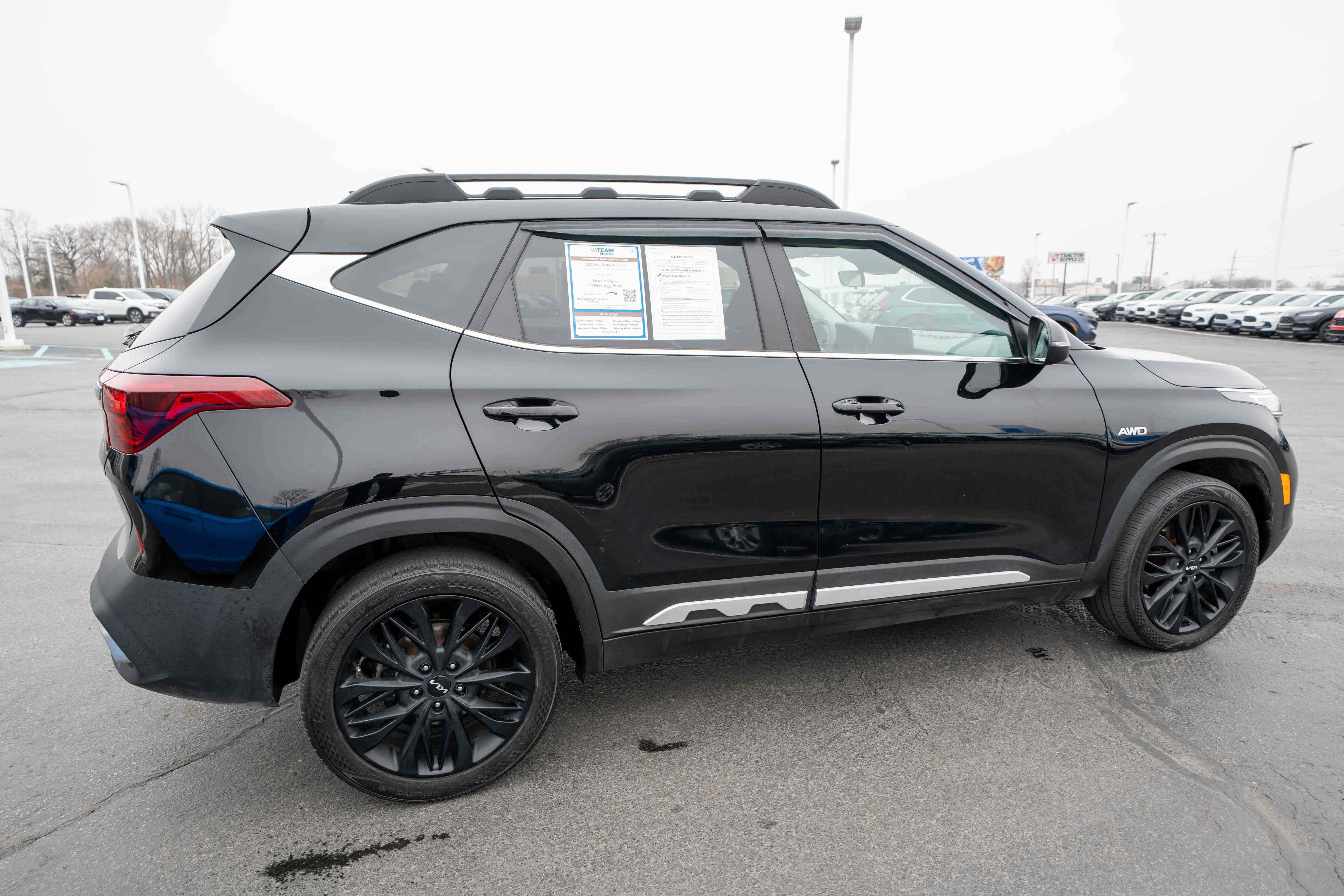 Used 2022 Kia Seltos Nightfall Edition image 6