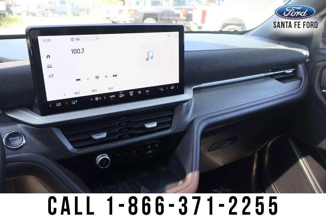 Used 2025 Ford Explorer Platinum image 30