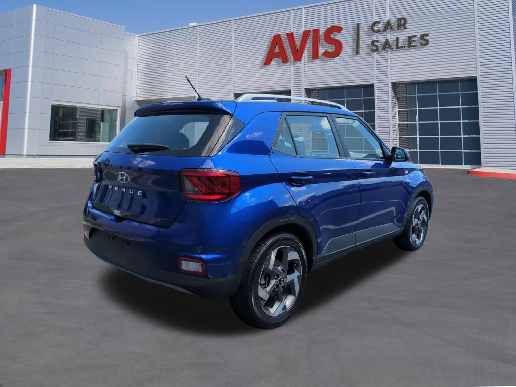 Used 2025 Hyundai Venue SEL FWD image 6