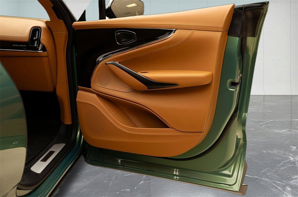 New 2025 Aston Martin DBX 707 image 30