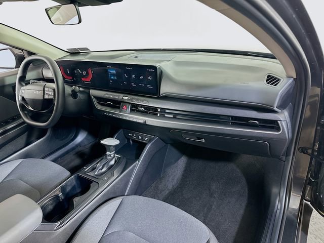 Used 2025 Kia K4 LX image 10