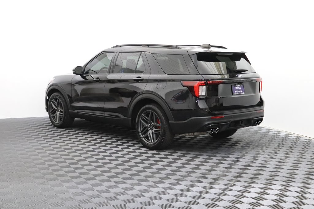 Used 2025 Ford Explorer ST AWD/4WD image 7