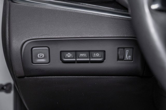 Used 2023 Buick Enclave Avenir w/ Avenir Technology Package image 18