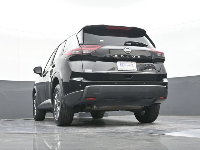 Used 2024 Nissan Rogue S AWD/4WD image 43
