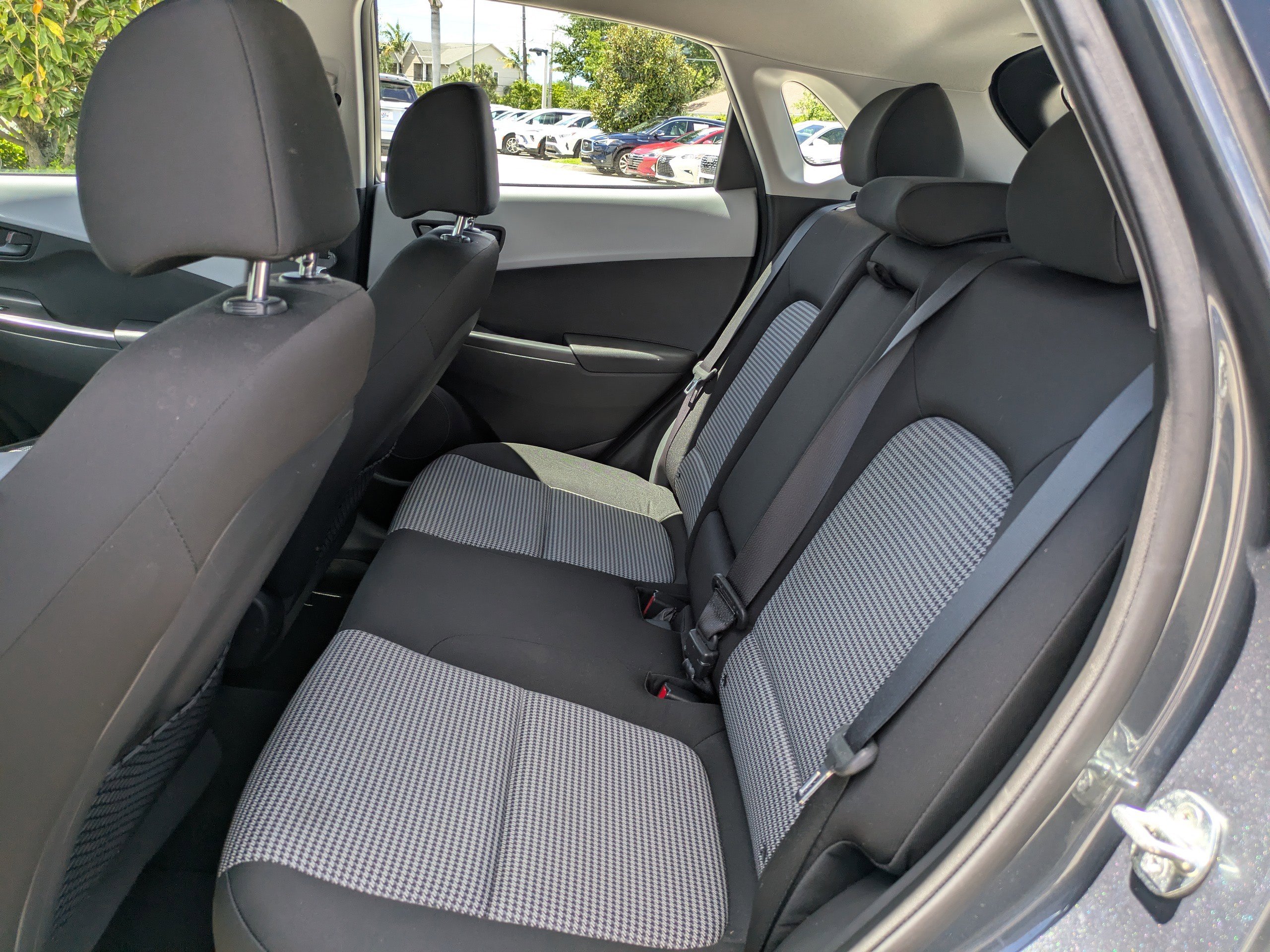 Used 2021 Hyundai Kona SE FWD image 11