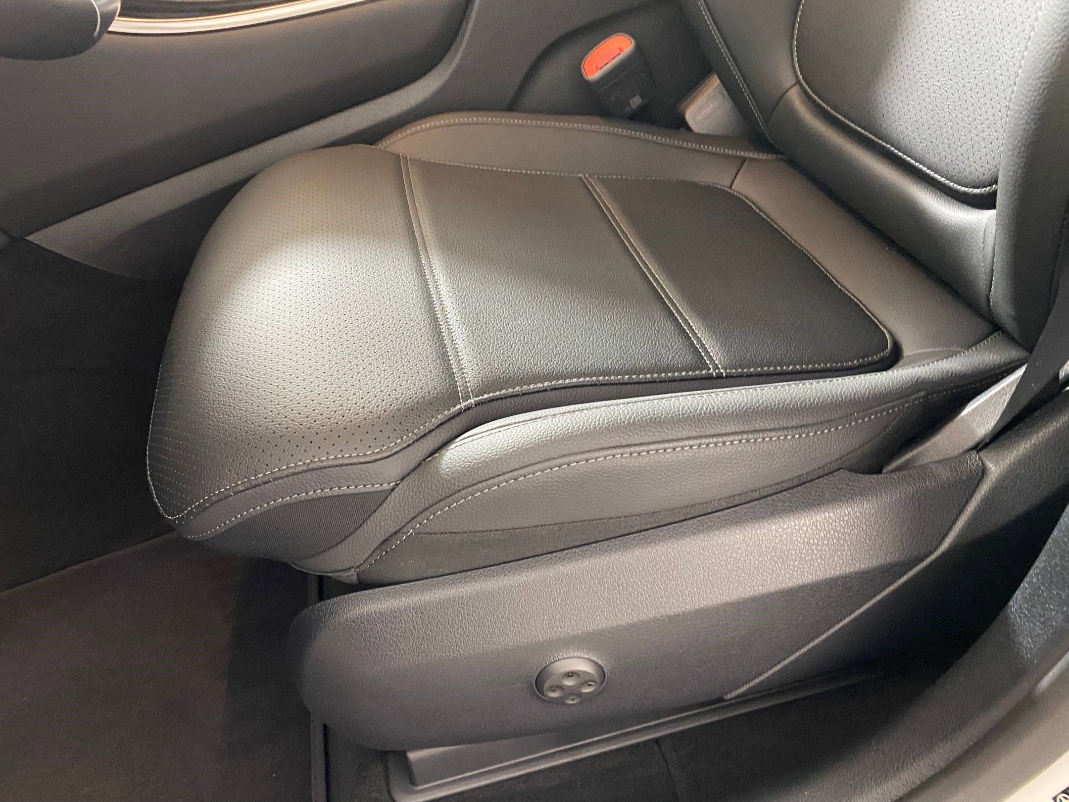 Used 2026 Mercedes-Benz GLC 300 4MATIC image 12