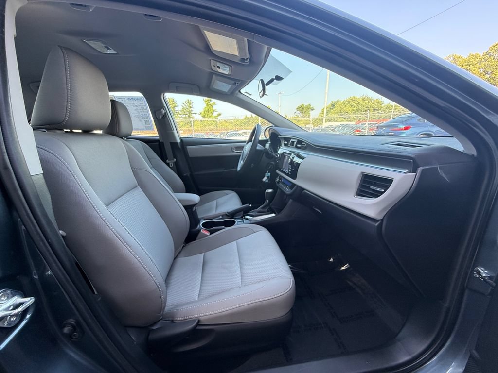 Used 2016 Toyota Corolla LE FWD image 26