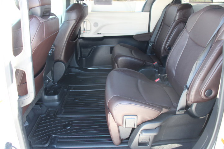 Certified 2023 Toyota Sienna Platinum image 13