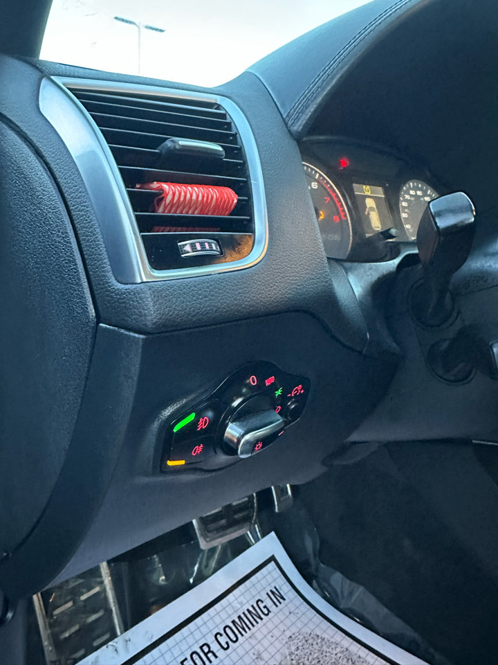 Used 2015 Audi SQ5 Premium Plus w/ Technology Package image 43