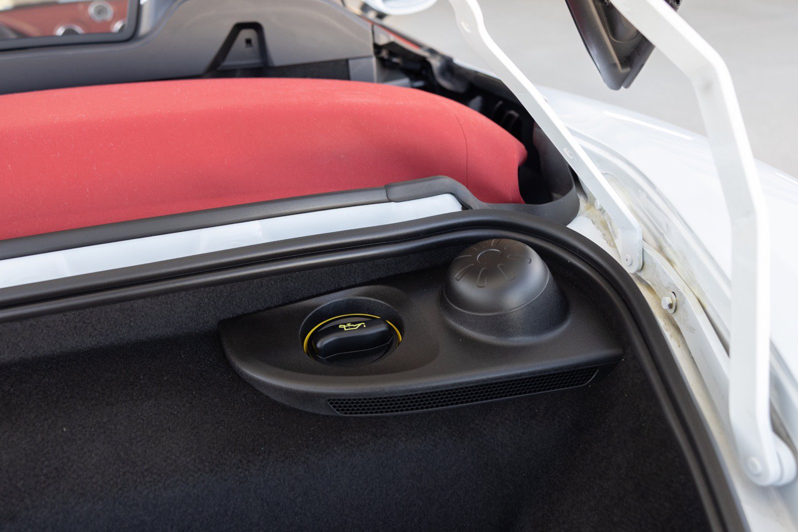 Used 2020 Porsche 718 Boxster Spyder RWD image 37